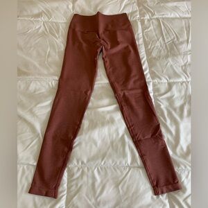 New Women's Alphalete Leggings Sz Small in the colour Rose